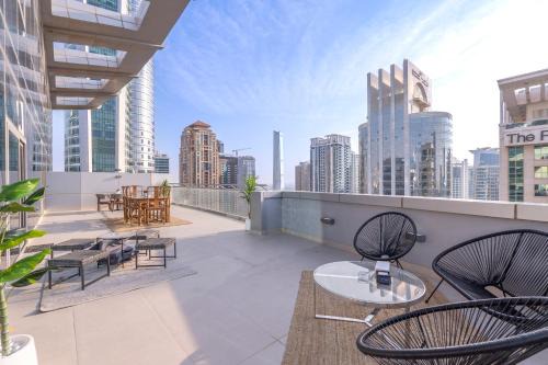 Jumeirah Lake Towers Apartment | The Iconic Luxury 4BR Penthouse Near to Jumeirah Beach and Infront of DMCC Metro Station
