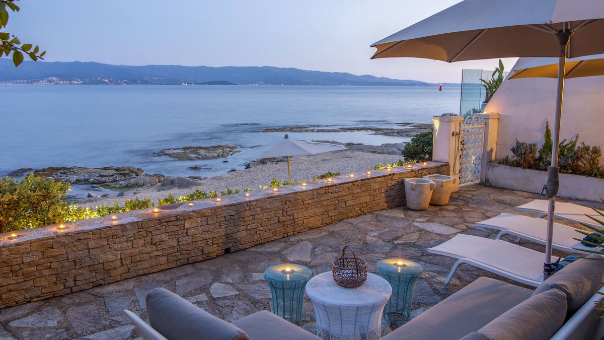 Ajaccio House | The ideal waterfront vacation home in Ajaccio