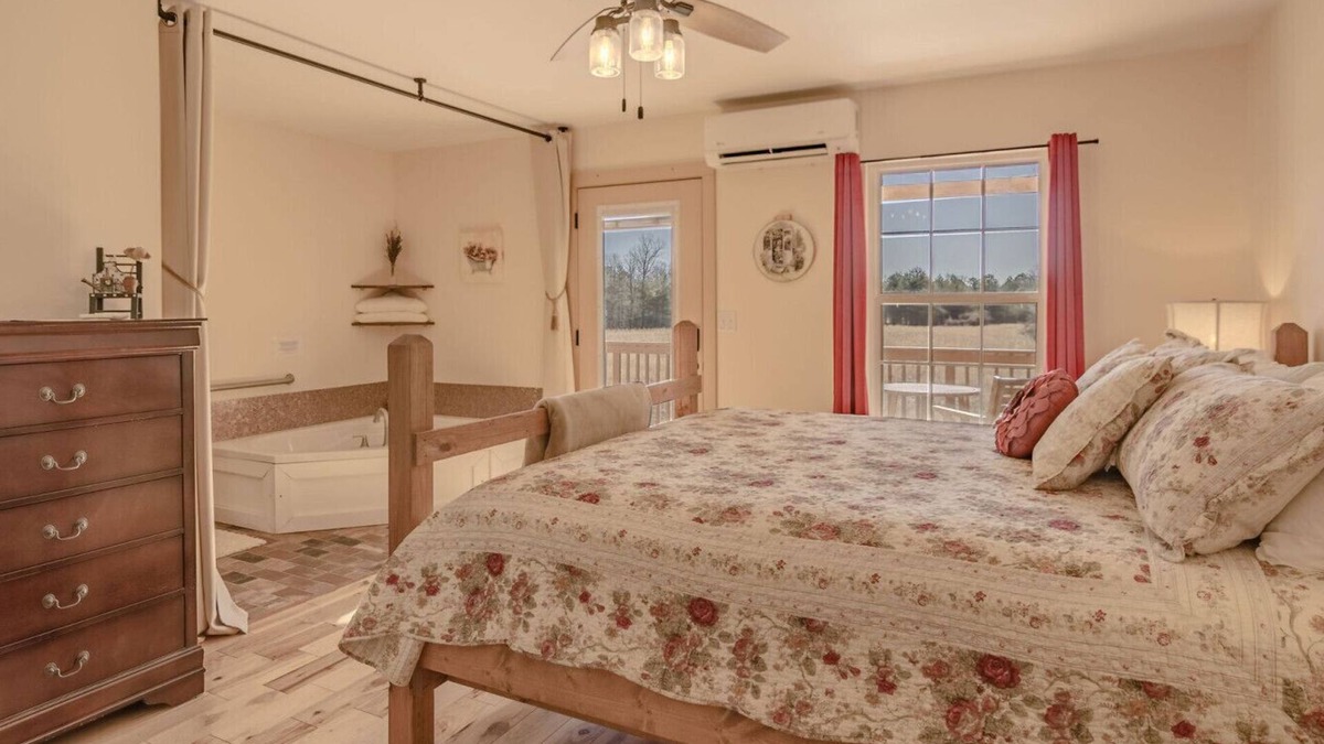 Whitley City Bed & Breakfast | The Inn at Beulah Farm - The Garden