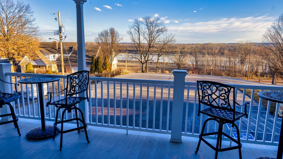 Washington Hotel | The Inn at Elijah McLeans