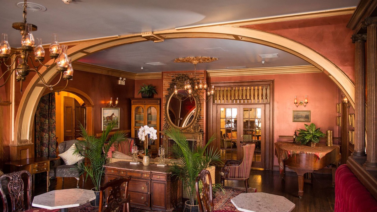 Saratoga Springs Hotel | The Inn at Saratoga