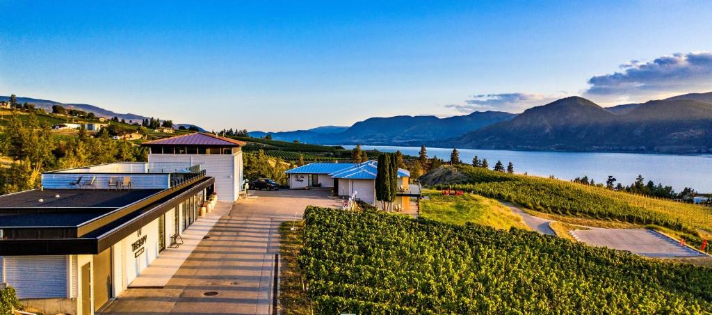 Okanagan-Similkameen Cabin | The Inn at Therapy Vineyards