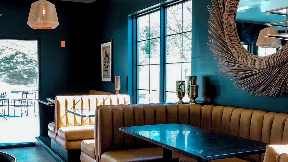 Arnolds Park Hotel | The Inn Hotel Lake Okoboji, an Ascend Collection Hotel