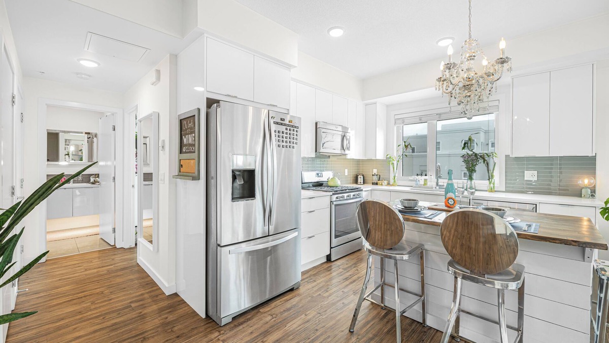 Mission District Condo | The Iris DT Condo with AC in Mission