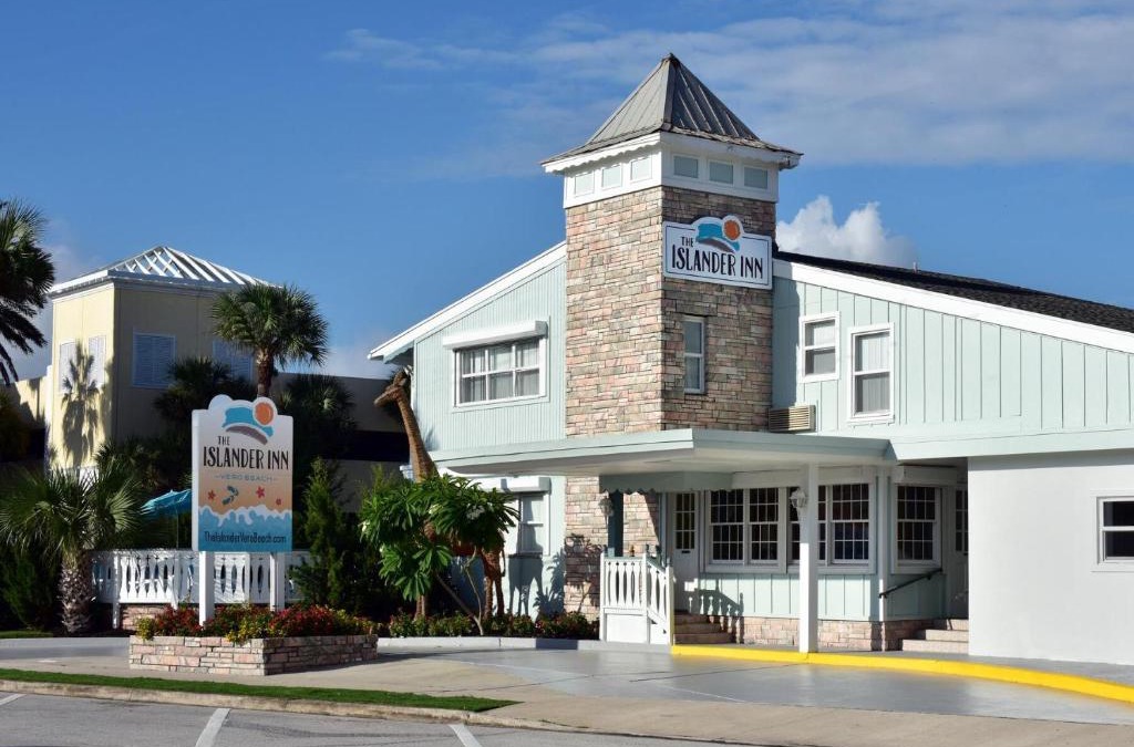 Central Beach Hotel | The Islander Inn
