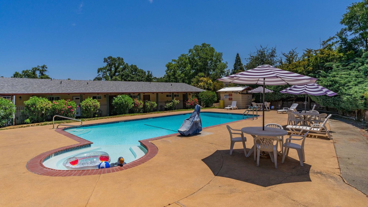 Jackson Hotel | The Jackson Lodge