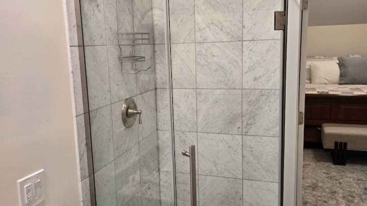 Northfield Apartment | The Jefferson Guest House, Spacious, Special Views