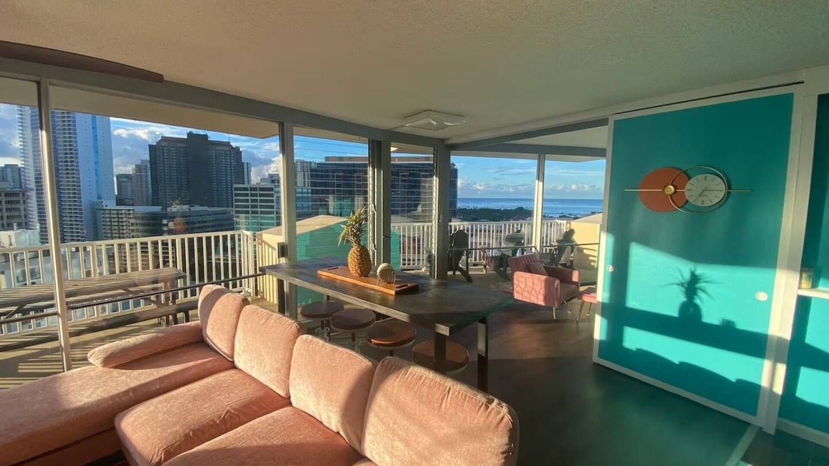Ala Moana Condo | The Jetsons Sunset Penthouse - Iconic Birds Nest - Urban Retreat Honolulu