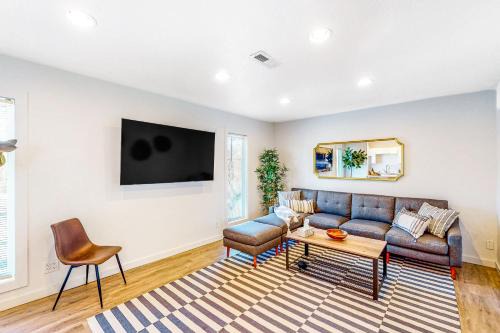 Elkhart House | The Jewel of Elkhart, Upper Unit