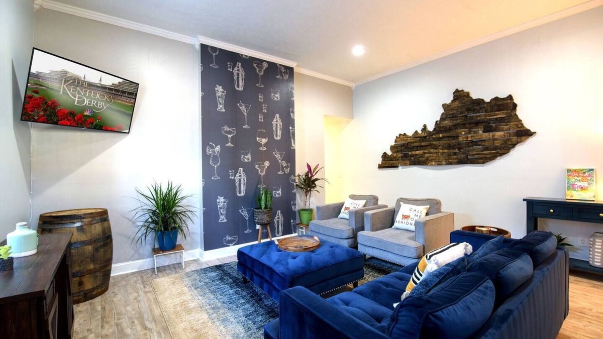 Phoenix Hill House | The Julep House NuLu ~ Gorgeous 3 BR Prime Spot