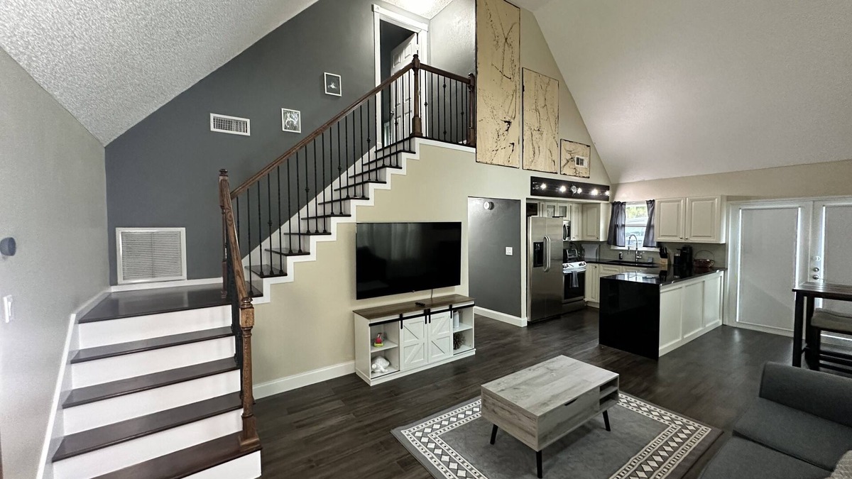Jupiter Farms House | The Jupiter Chalet - Farm House less than 15 mins from the beach