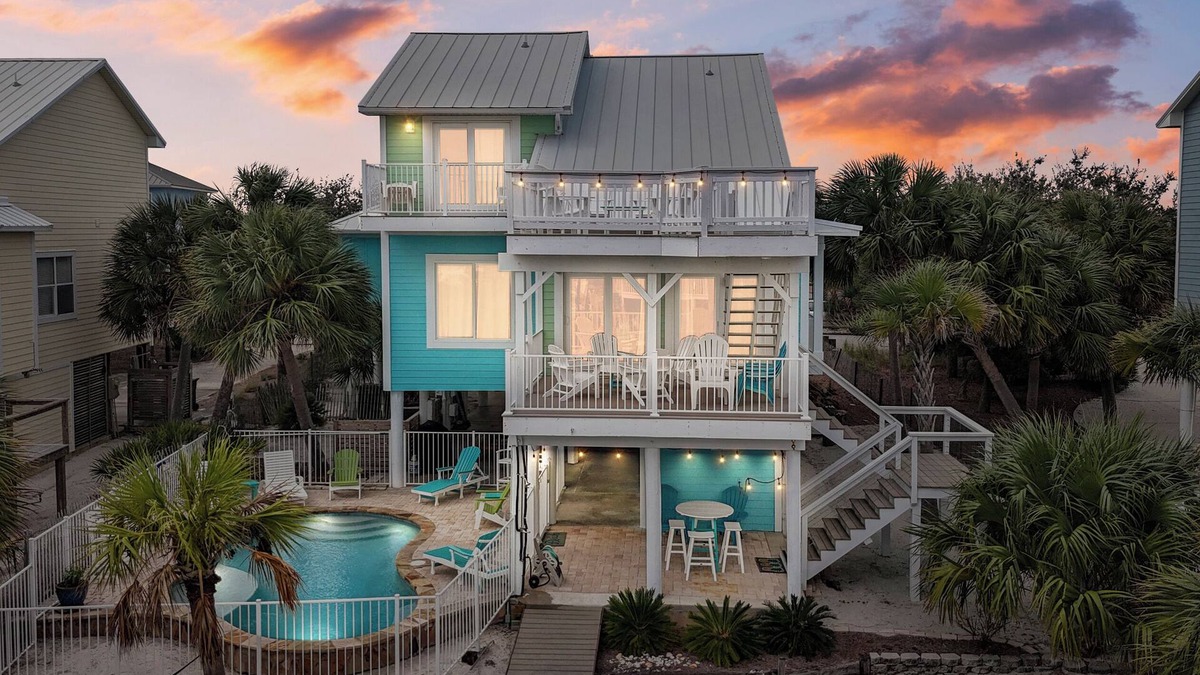 Sharp Reef House | The Key Lime Cottage - A Perfect Beach Retreat, with a private heated pool!