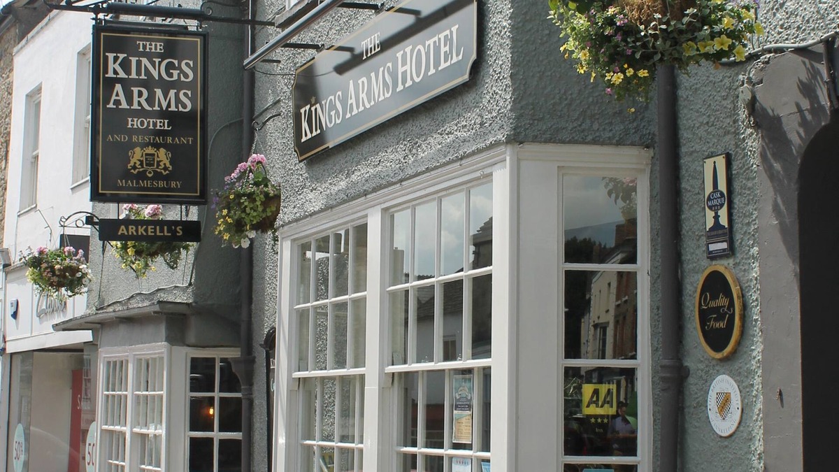 Malmesbury Hotel | The Kings Arms Coaching Inn