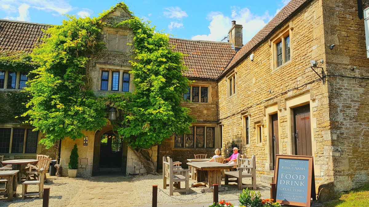 Monkton Farleigh Hotel | The Kings Arms