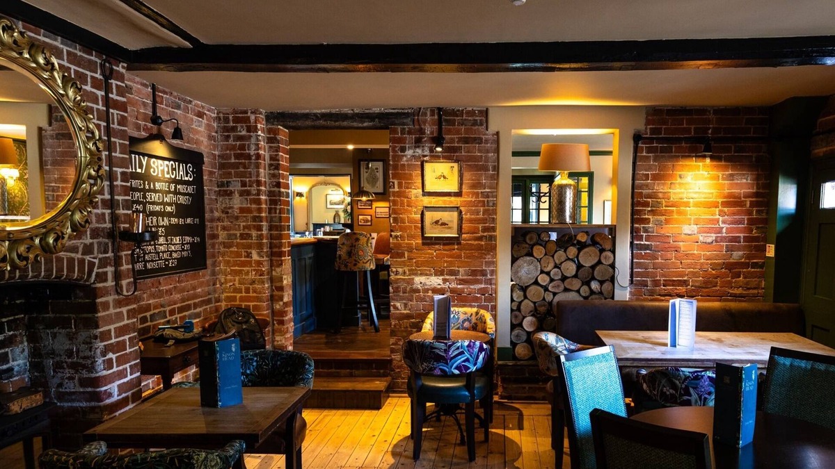 Hursley Hotel | The Kings Head