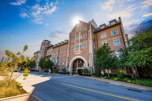 University City Hotel | The Knight Center at Washington University