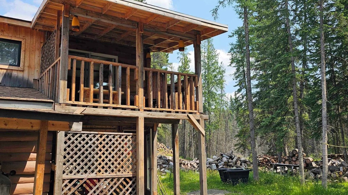 Hinton Cabin | The Knotty Pine Loft