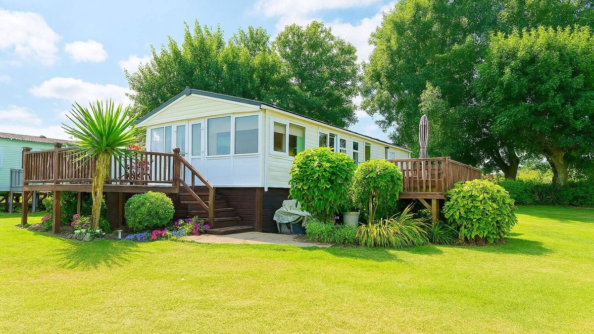 Dinas Cross Cabin | The Lodge - Your dream holiday in North Pembrokeshire.