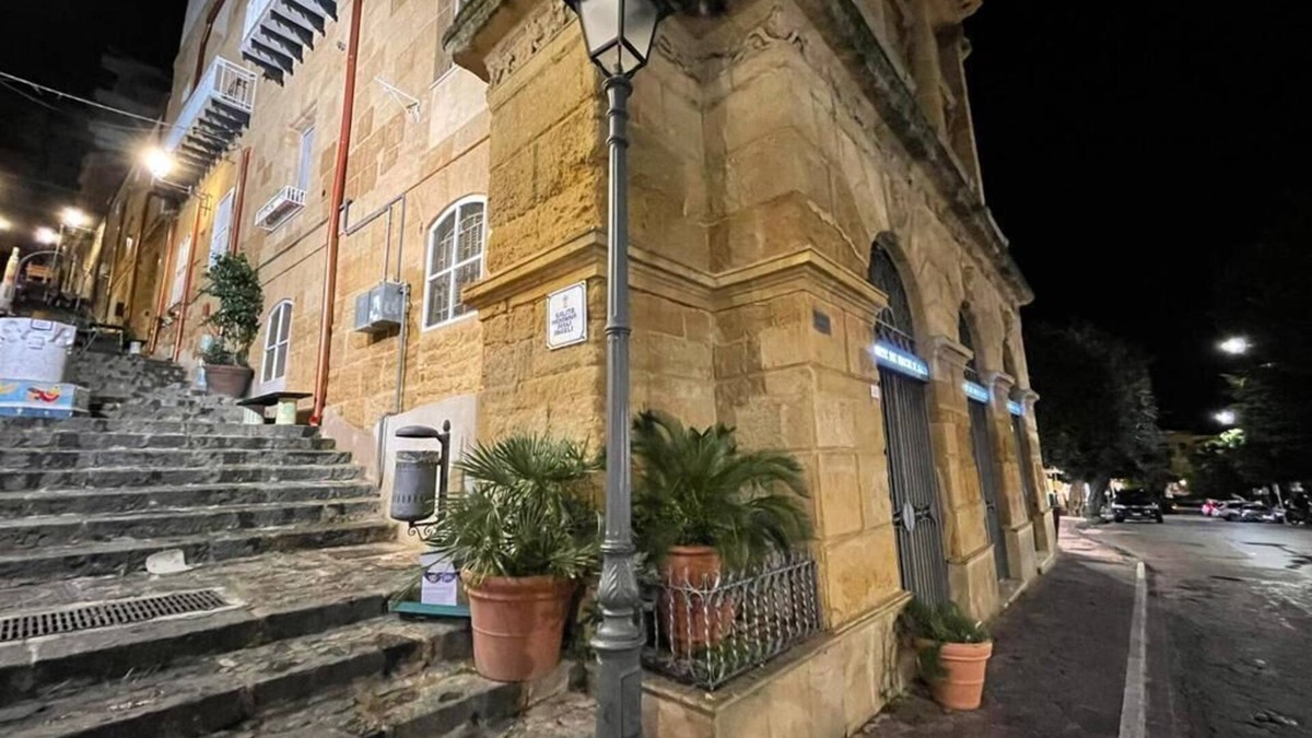 Agrigento Apartment | The ladder of Athena