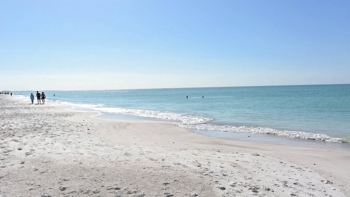 Anna Maria House | The Lady Fish 3 Bedroom Home by RedAwning