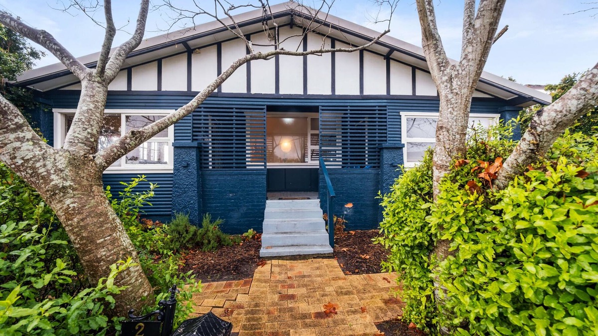 Long Jetty House | The Lake Escape Cottage