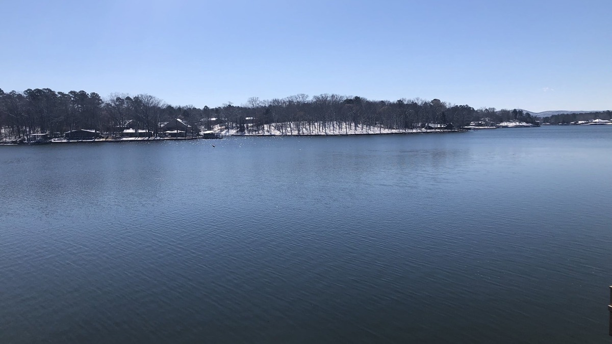 Piney House | The Lake House and Spa in One