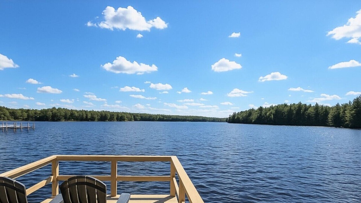Coventry House | The Lake House in Coventry