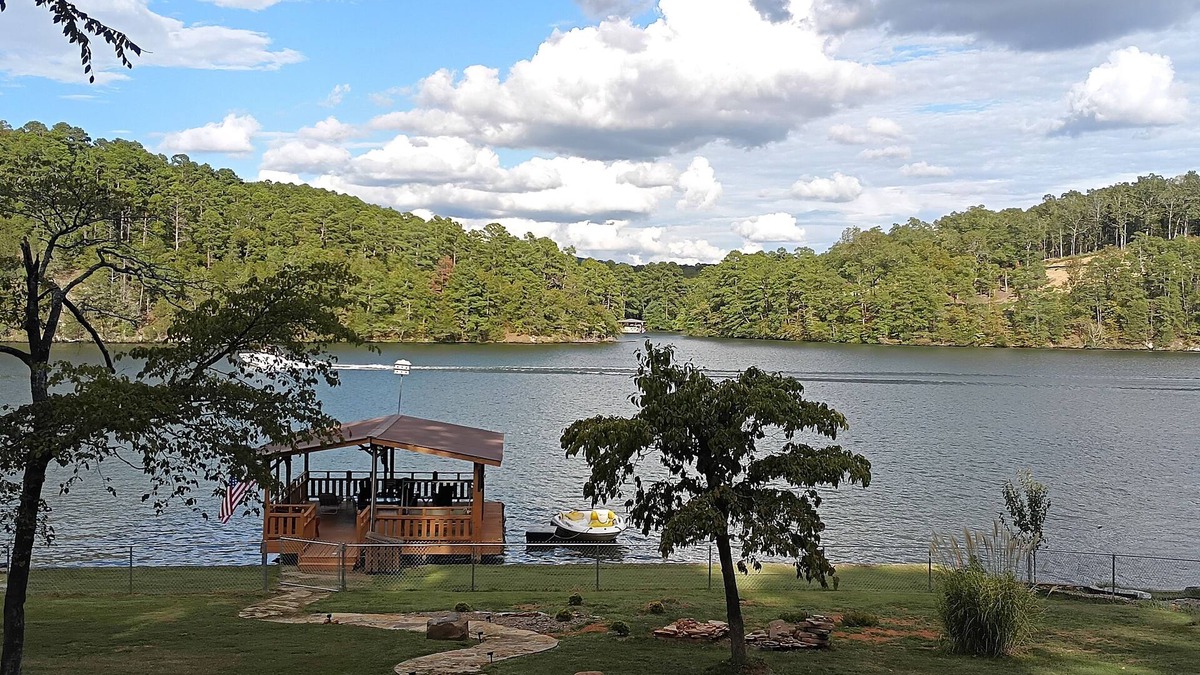 Mid America House | The Lake House on Lake Hamilton