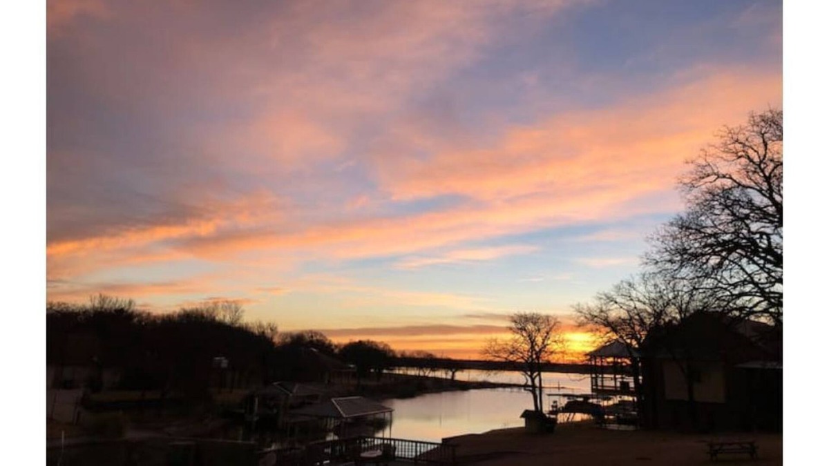Azle House | The Lake House - Pappaw’s Place