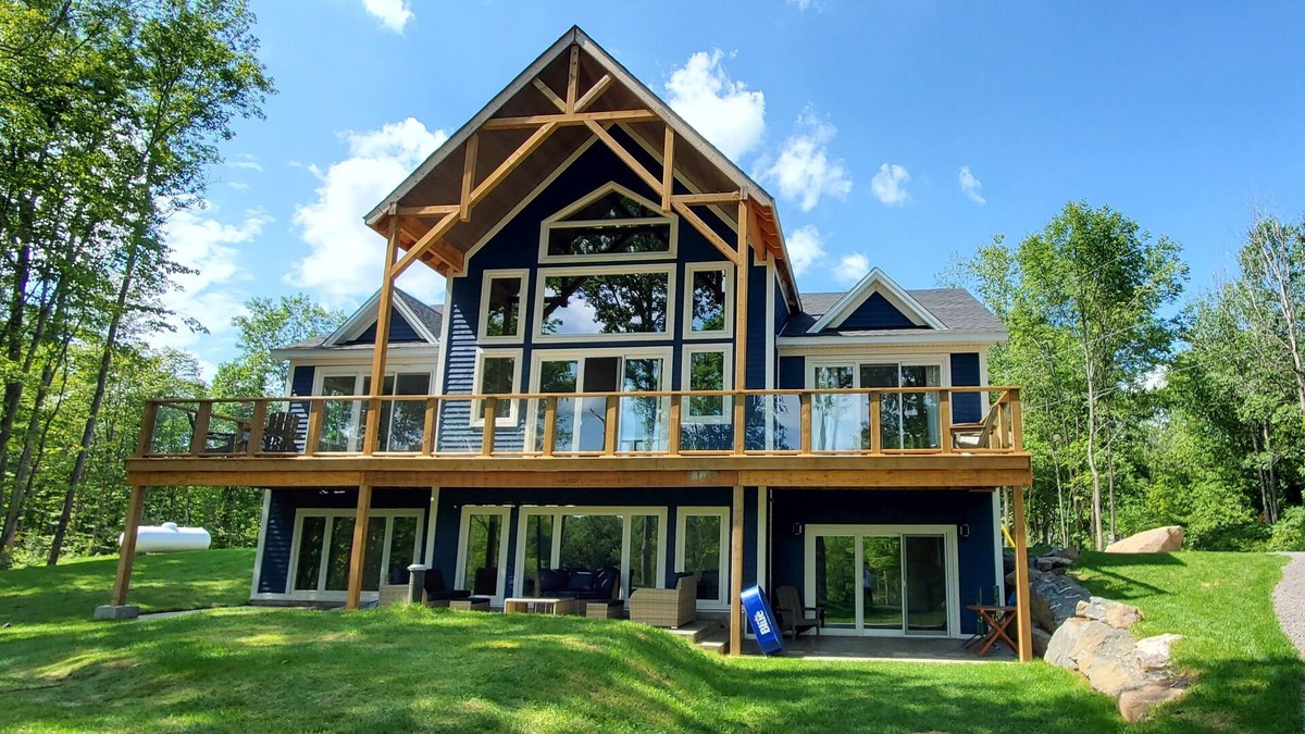Centre Hastings House | The Lake House provides luxury and prestige!