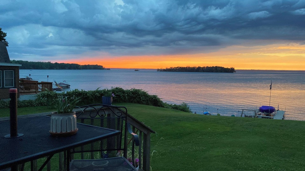 Durhamville Cottage | The Lake House
