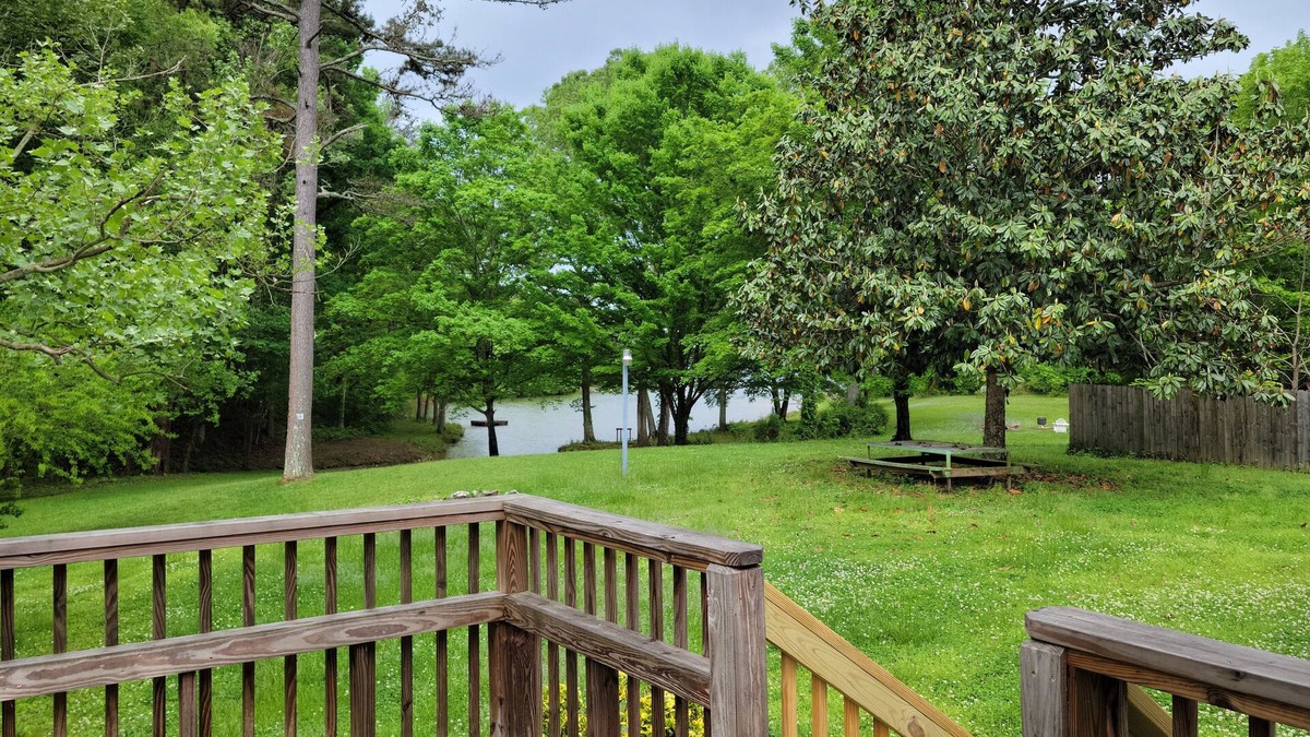 Ten Mile House | The Lake House, vacation at the lake shore