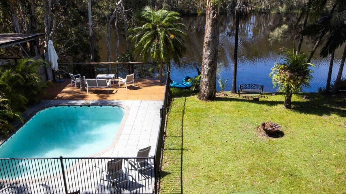 Bogangar House | The Lakefront House - Cabarita Beach