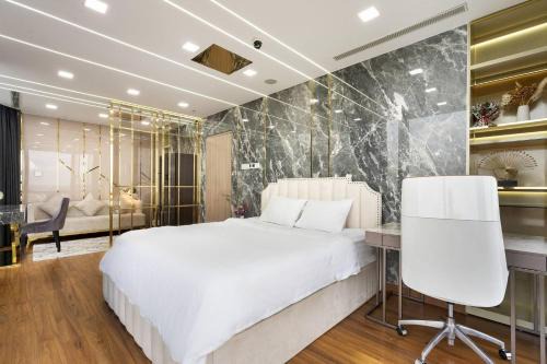 Hang Xanh Apartment | The Landmark Residences & Suites - Vinhomes Central