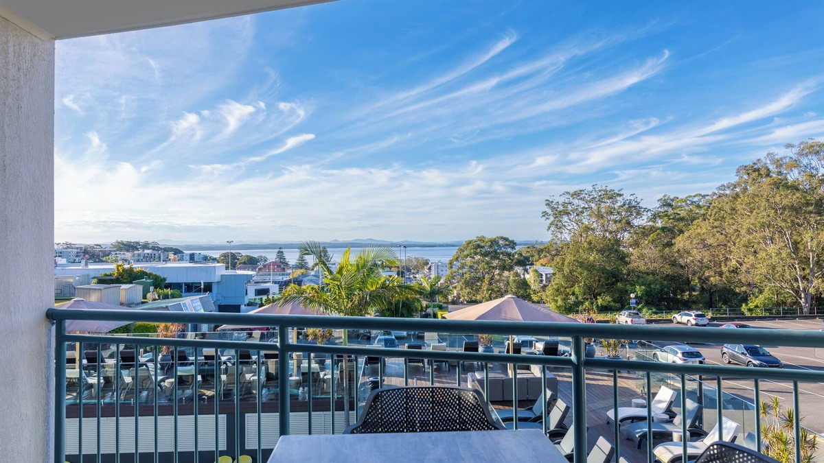 Nelson Bay Hotel | The Landmark Resort Nelson Bay