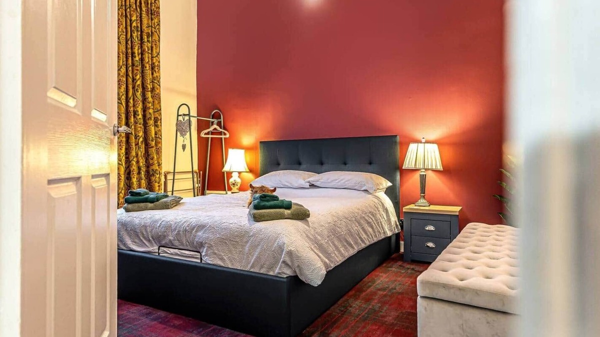 Kirkcaldy House | The Lang Toun Bothy - by the Sea & Near Edinburgh