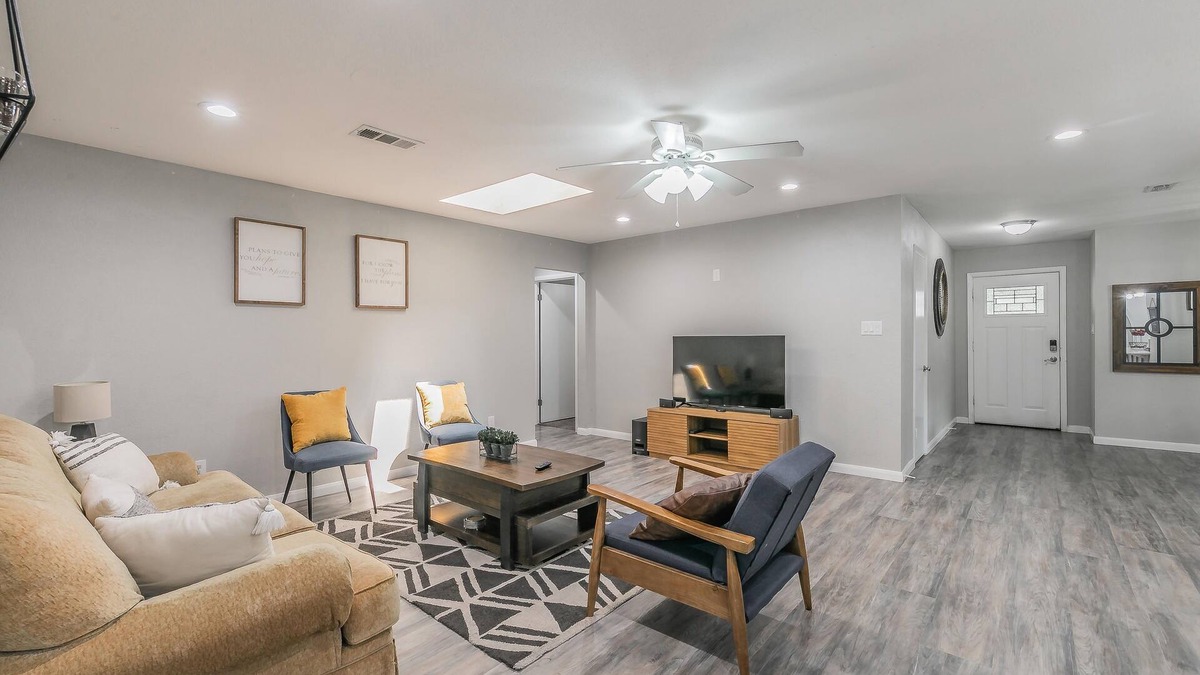 Oak Cliff House | The Larkspur Layover