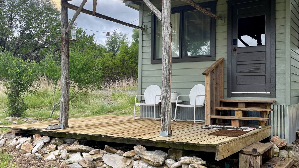 Fredericksburg Cabin | The Last Resort - A Cozy Hill Country Cabin