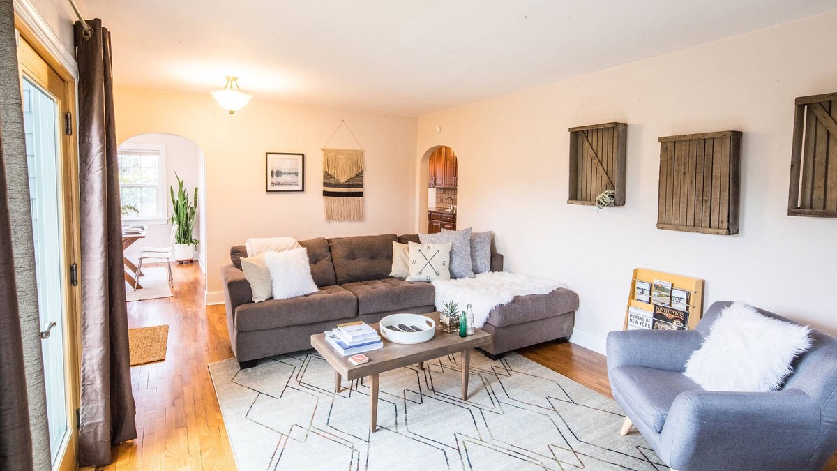 South Westside House | The Laurels: Elegant Craftsman Perfectly Located