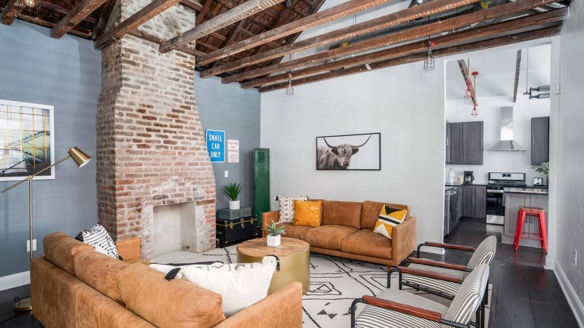 Radcliffeborough Apartment | The Lawrence Suite: Modern Charleston Gem