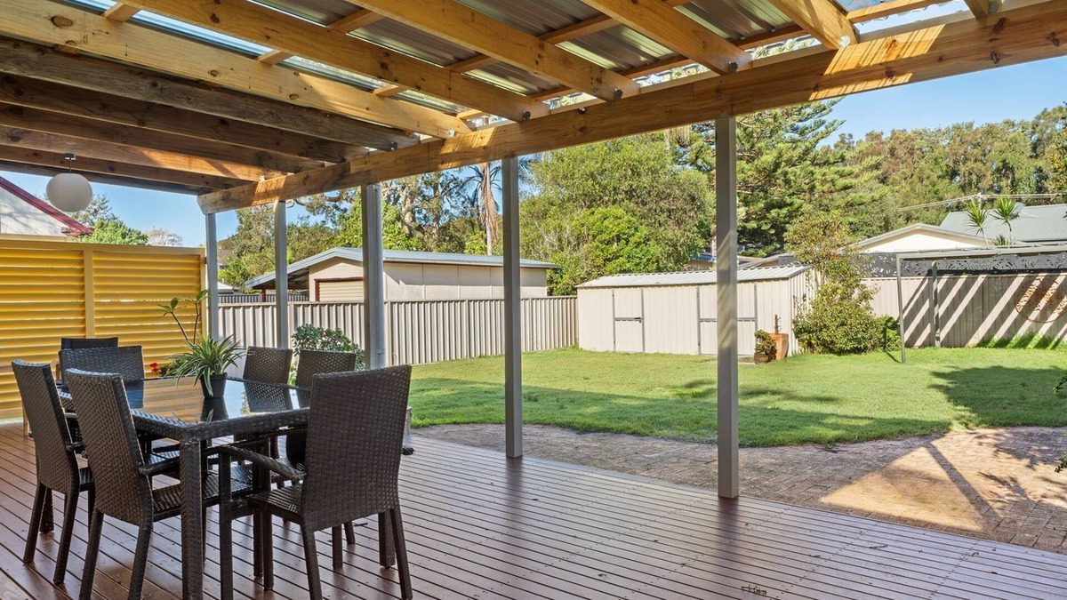 Budgewoi House | The Lazy Mimosa from beach days & bike rides to sunset drinks by the fire pit.