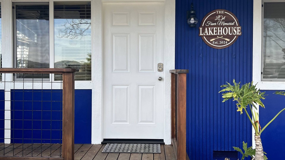 Windflower Point Cabin | The LCpl Faver lake house sleeps 8 with a private beach and boat ramp