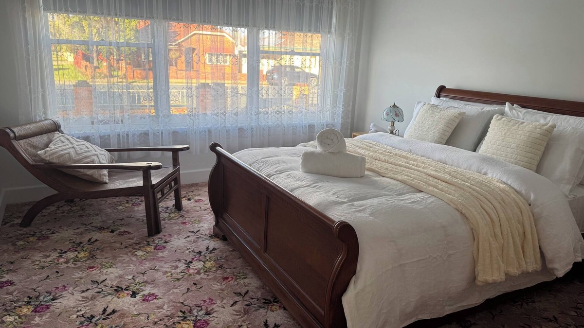 Kyabram House | The Leaock residence Full House pet friendly wifi