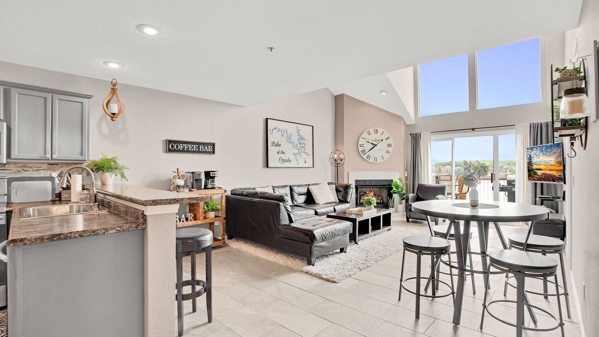 Osage Beach Condo | The Ledges Sleeps up to 12
