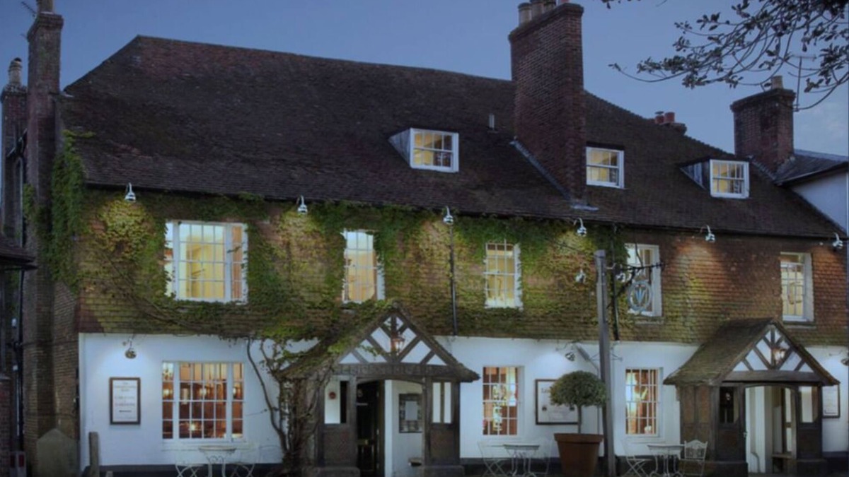 Chiddingstone Hoath Hotel | The Leicester Arms