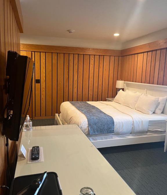 Leland Hotel | The Leland Lodge