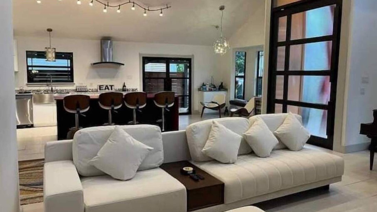 Downtown San Antonio House | The Lightening House