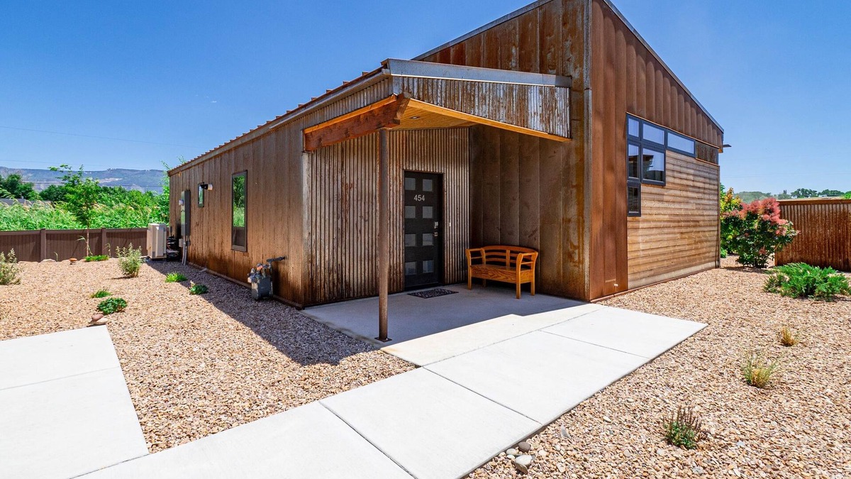 Clifton House | The Lily Pad @ Palisade Legends