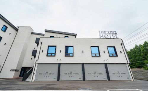 Gangha Hotel | The Line Hotel