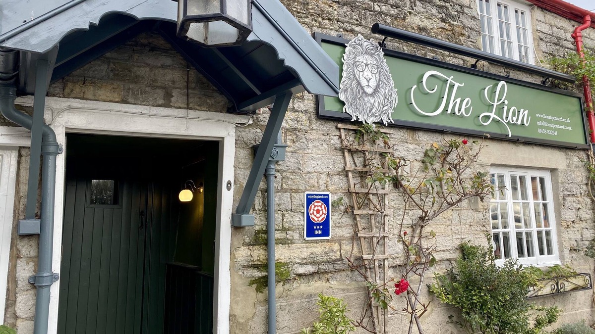 West Pennard Hotel | The Lion at Pennard